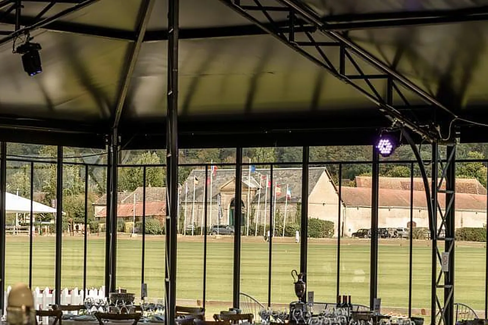 Lieux événementiels, LA CABANE DU BONHEUR