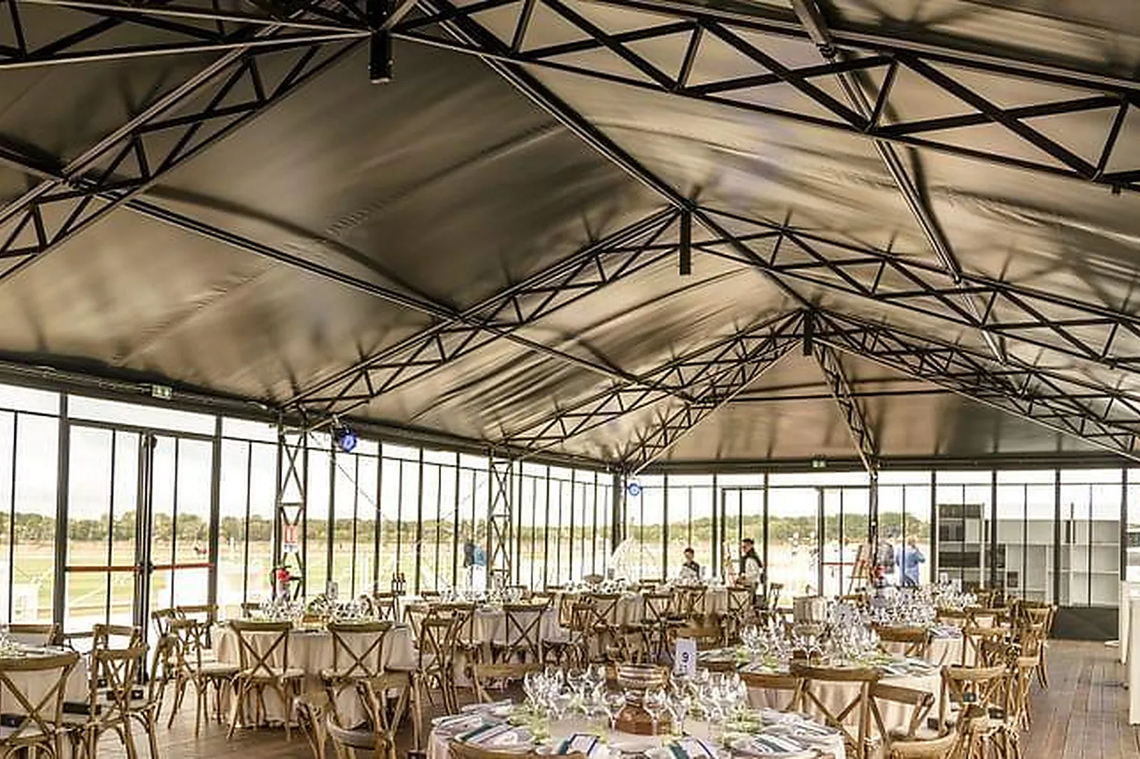 Lieux événementiels, LA CABANE DU BONHEUR