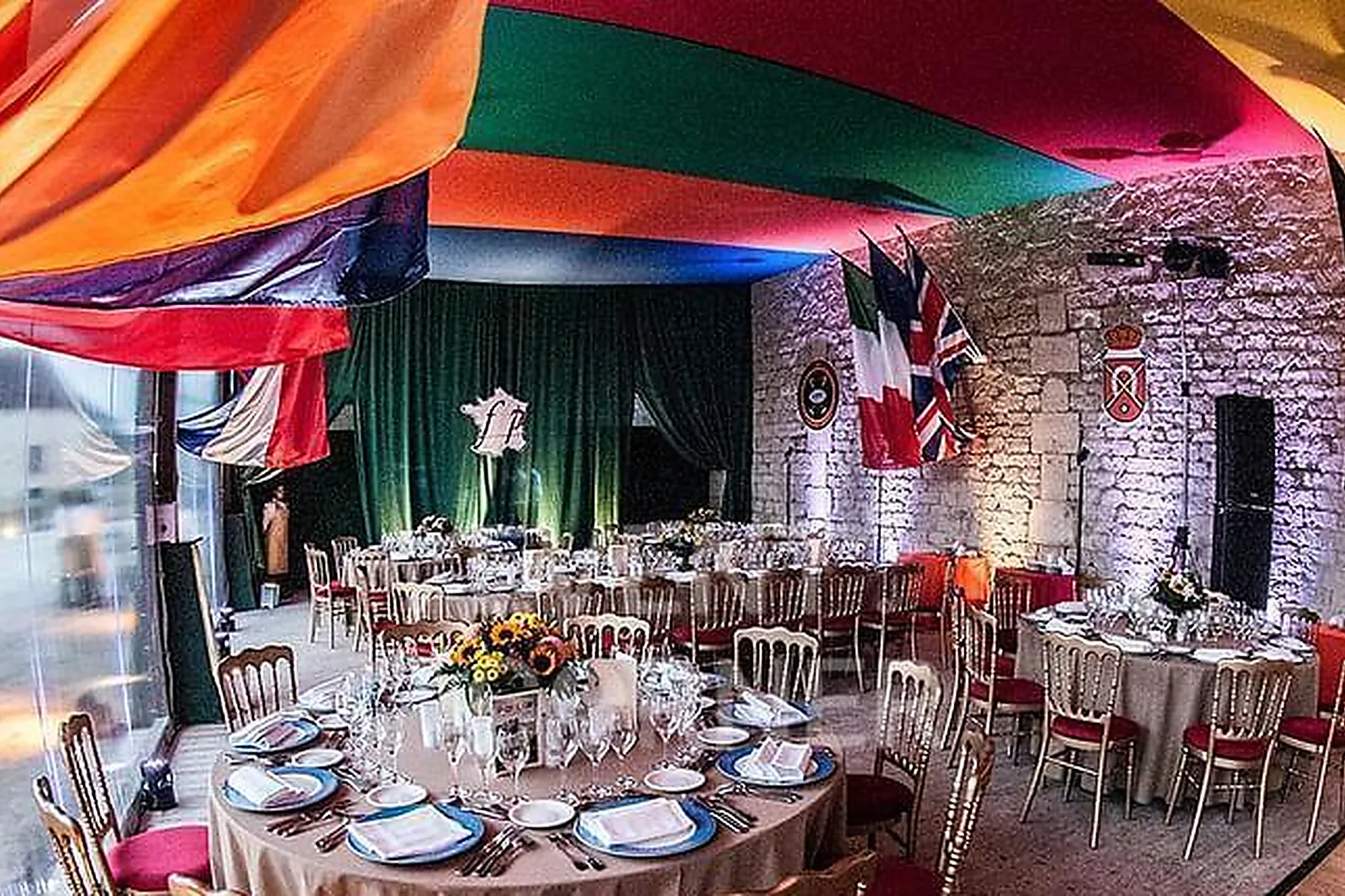 Lieux événementiels, LA CABANE DU BONHEUR