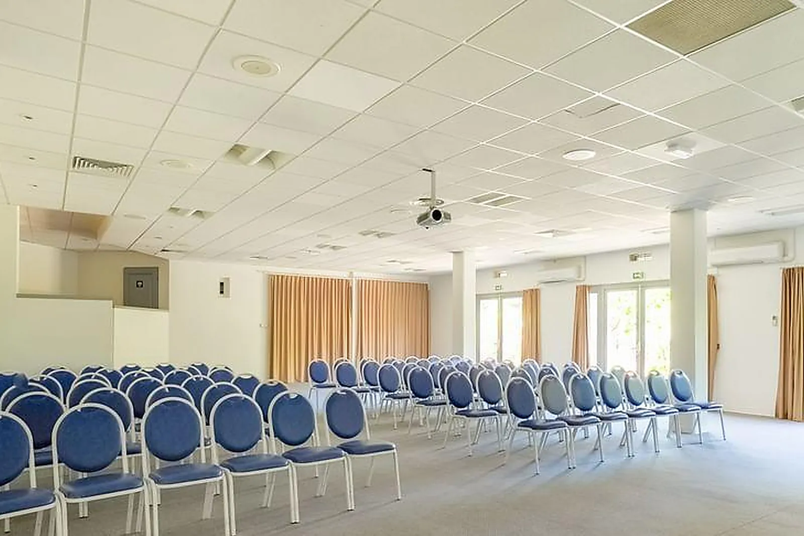 Lieux événementiels, PONT-ROYAL EN PROVENCE - PIERRE & VACANCES