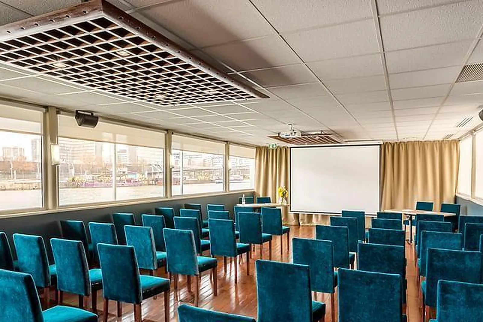 Lieux événementiels, PONTON EMILE