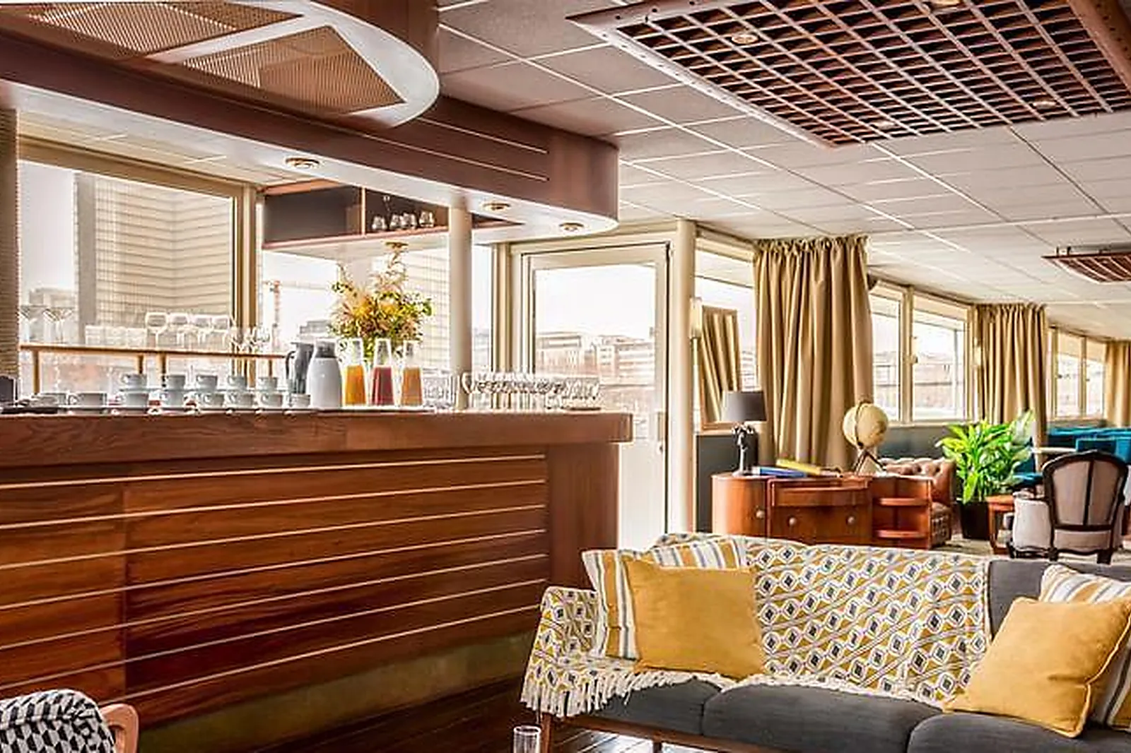 Lieux événementiels, PONTON EMILE