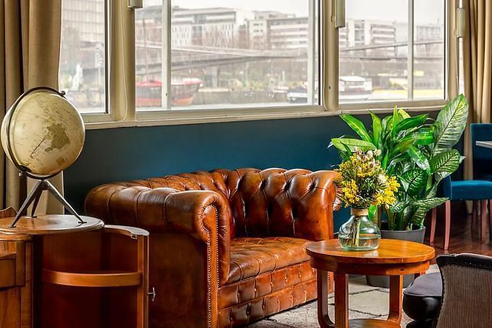 Lieux événementiels, PONTON EMILE