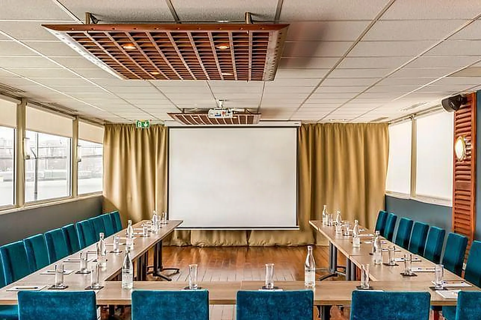 Lieux événementiels, PONTON EMILE