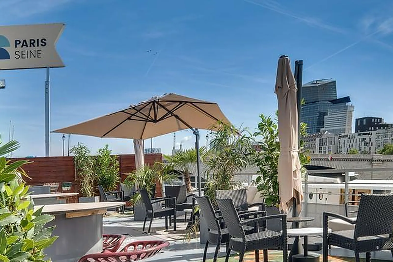 Lieux événementiels, PONTON EMILE