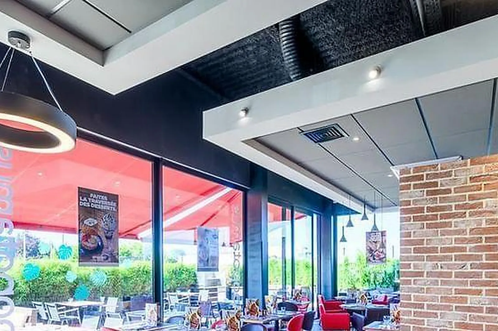 Lieux événementiels, POSITIVE PLACE ****