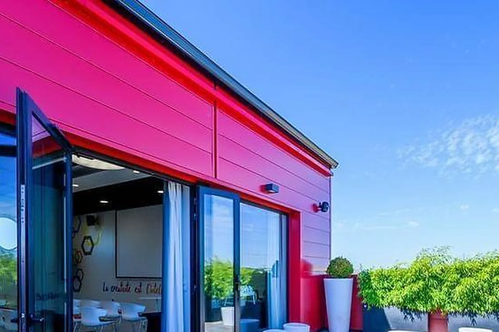 Lieux événementiels, POSITIVE PLACE ****