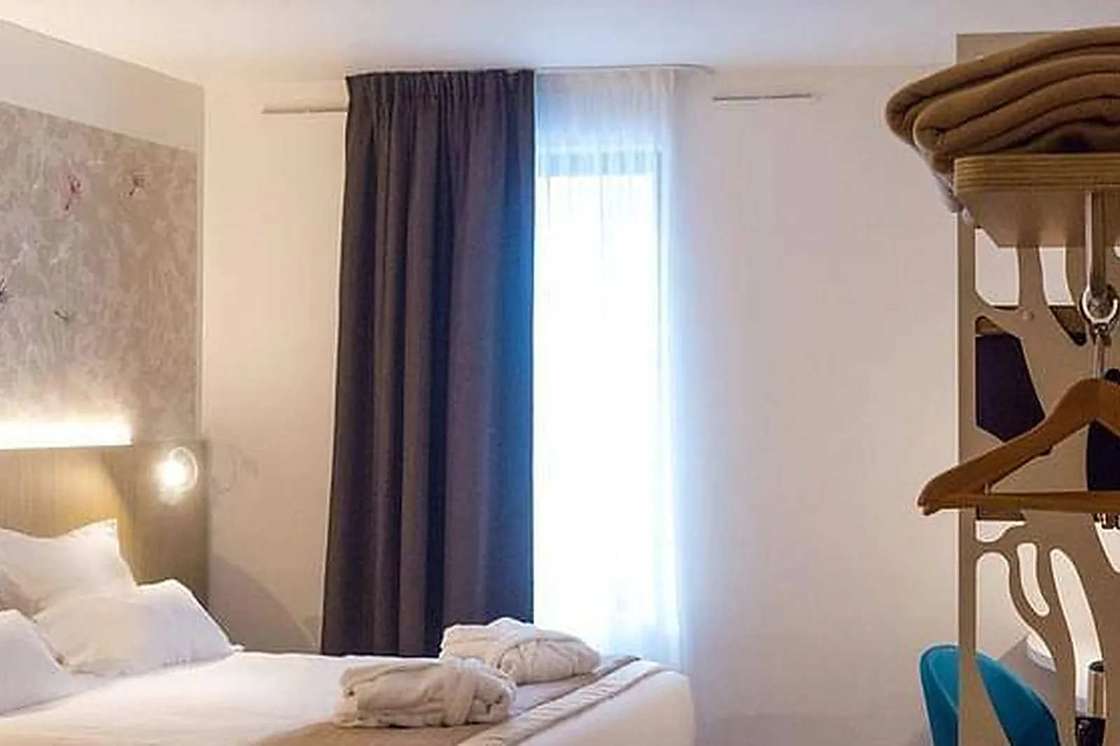 Lieux événementiels, POSITIVE PLACE ****