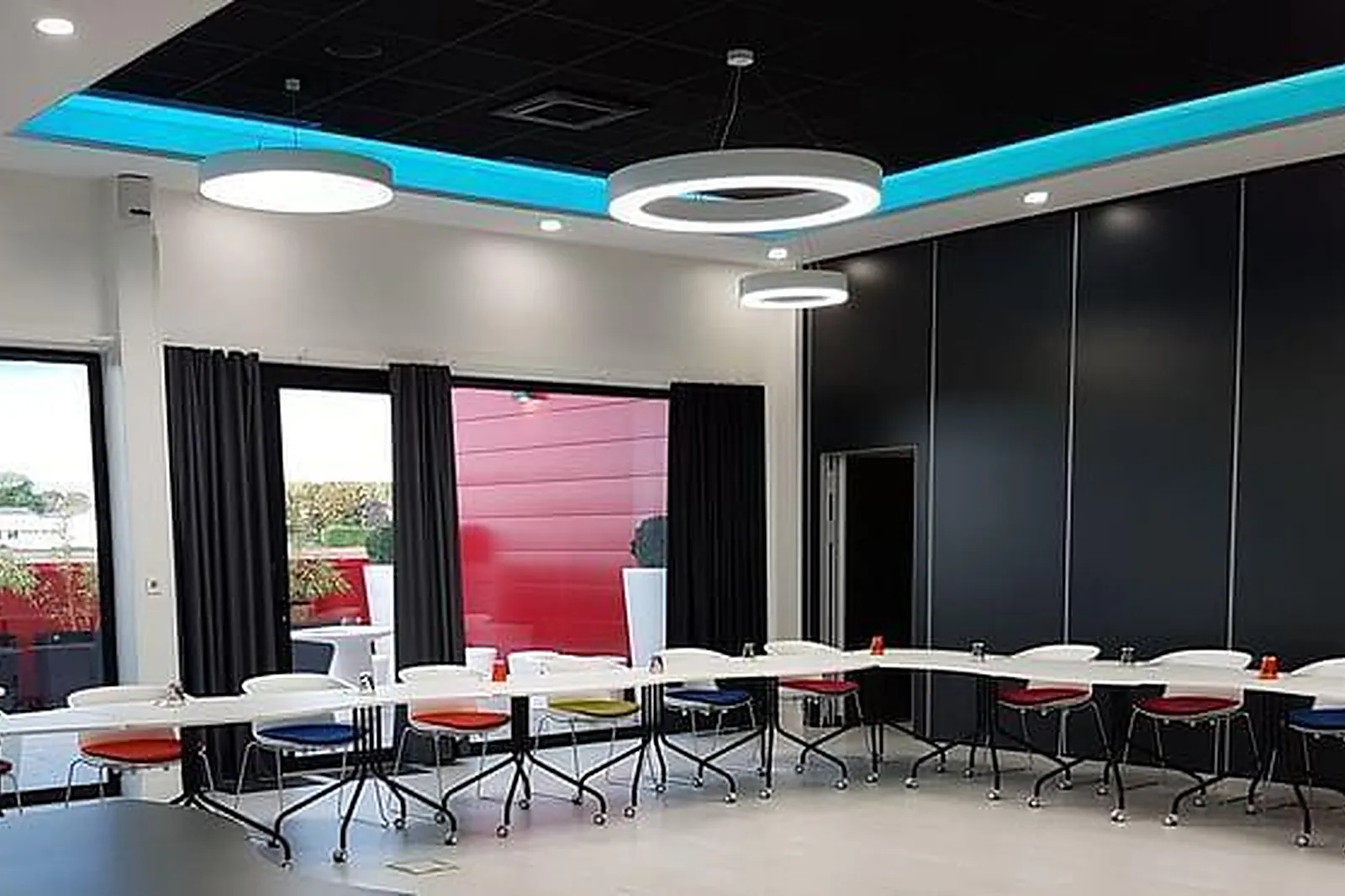 Lieux événementiels, POSITIVE PLACE ****