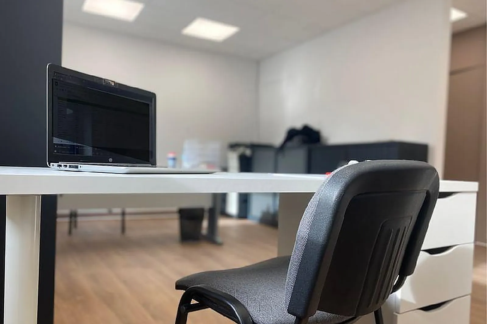 Lieux événementiels, POSTES DE TRAVAIL EN OPEN SPACE