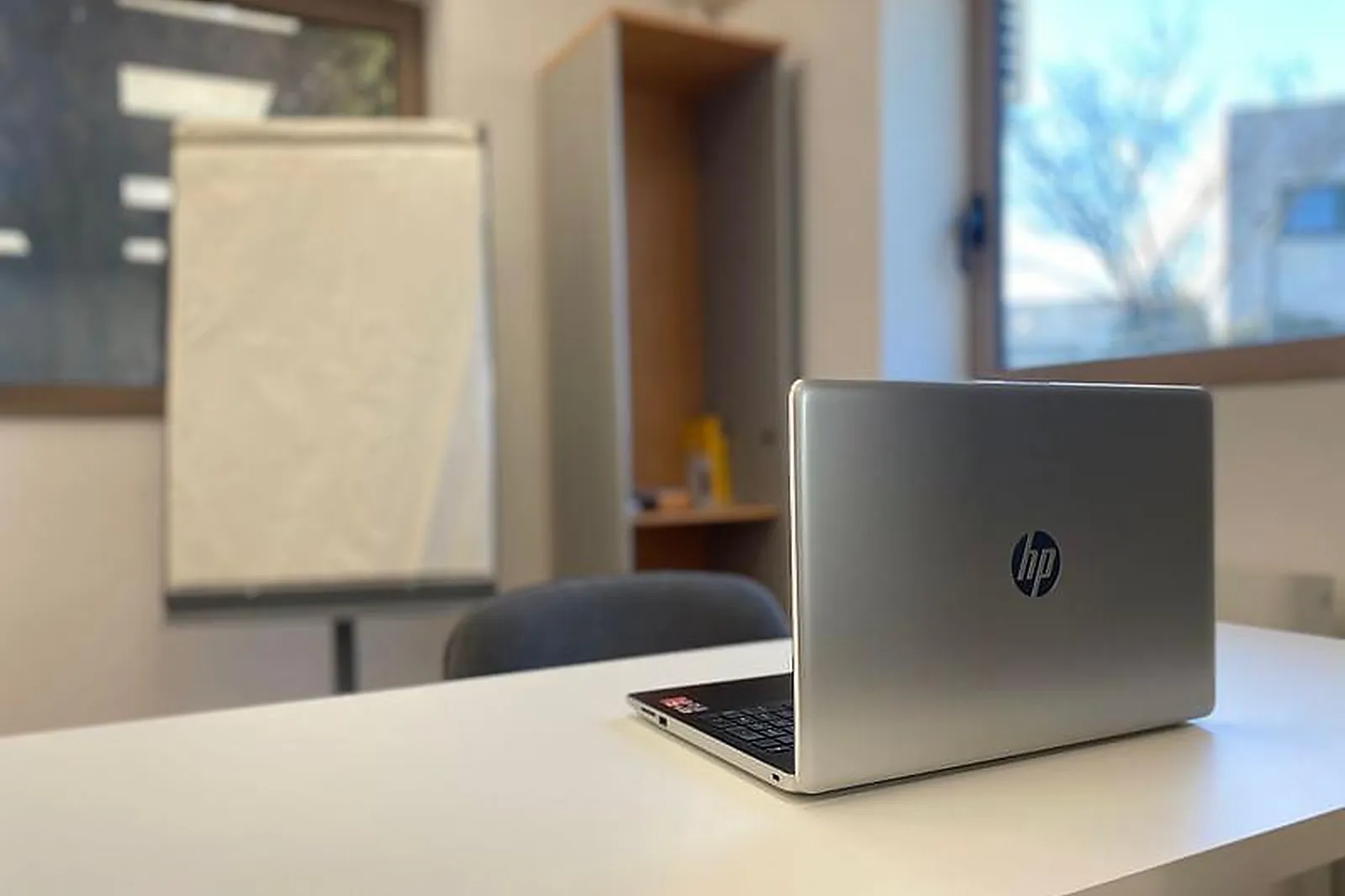 Lieux événementiels, POSTES DE TRAVAIL EN OPEN SPACE