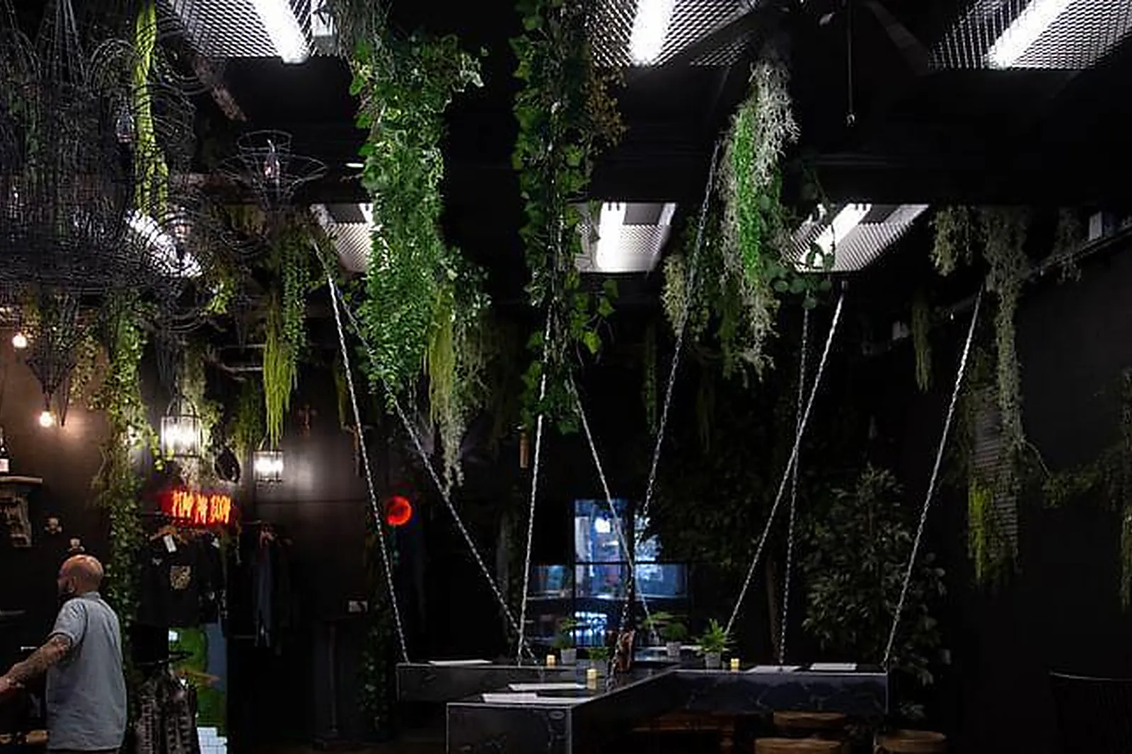 Lieux événementiels, PURGATORY