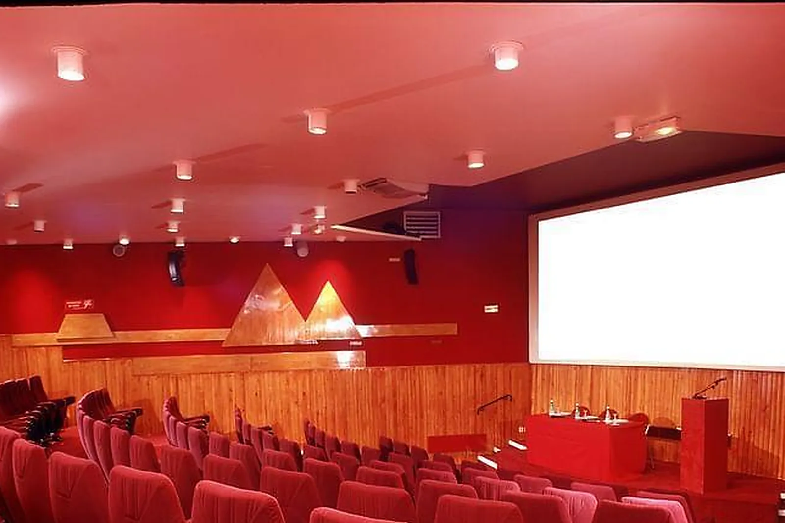 Lieux événementiels, PYRAMIDES CONGRÈS