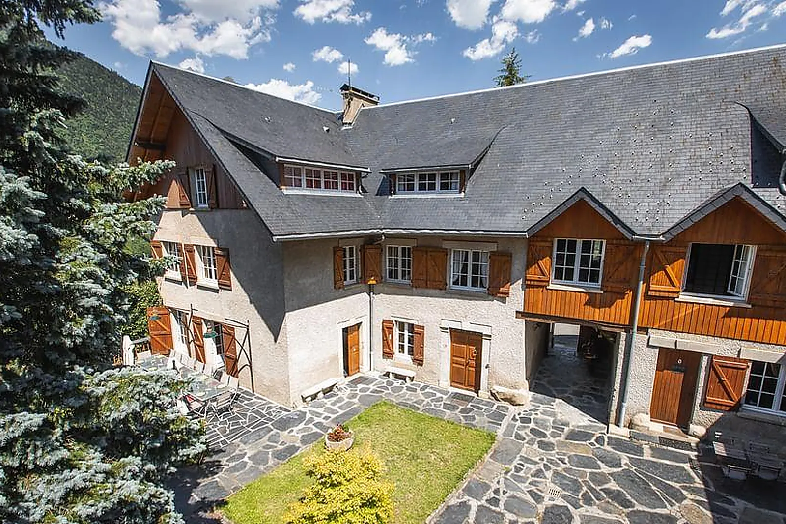 Lieux événementiels, PYREN'ESCAPE