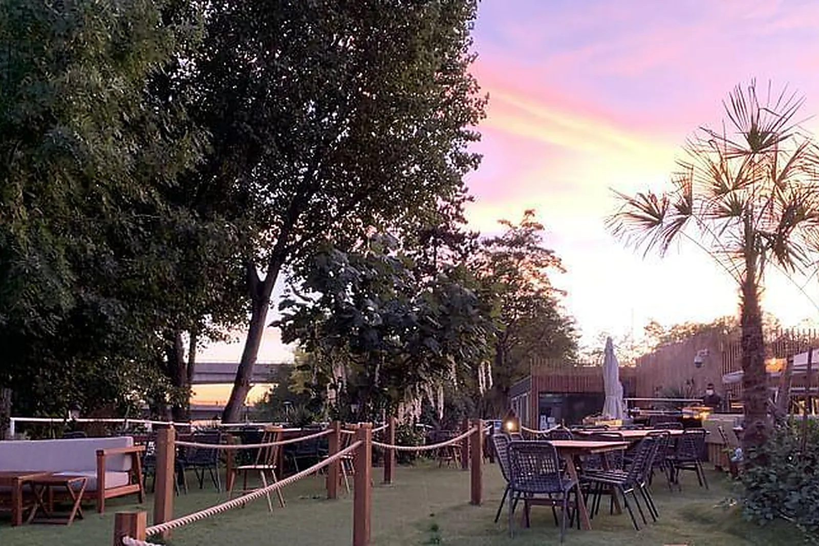 Lieux événementiels, PÉNICHE & ESPACES VAN GOGH