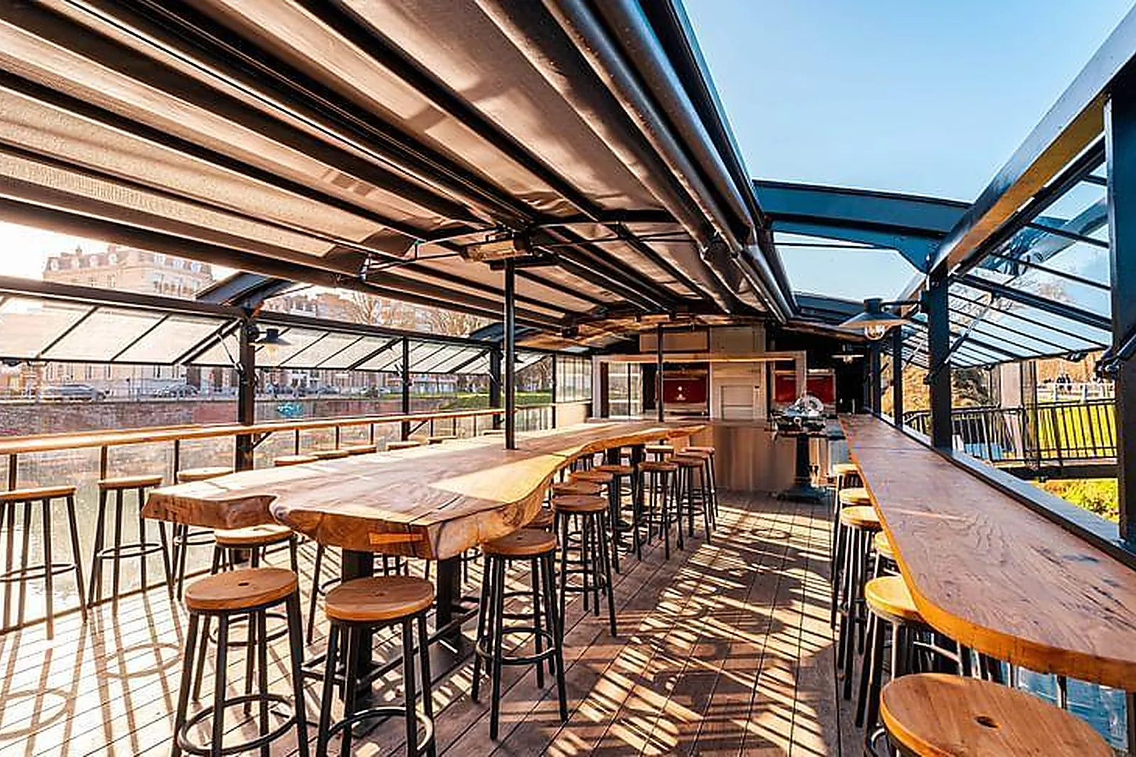 Lieux événementiels, PÉNICHE ARISTOTE