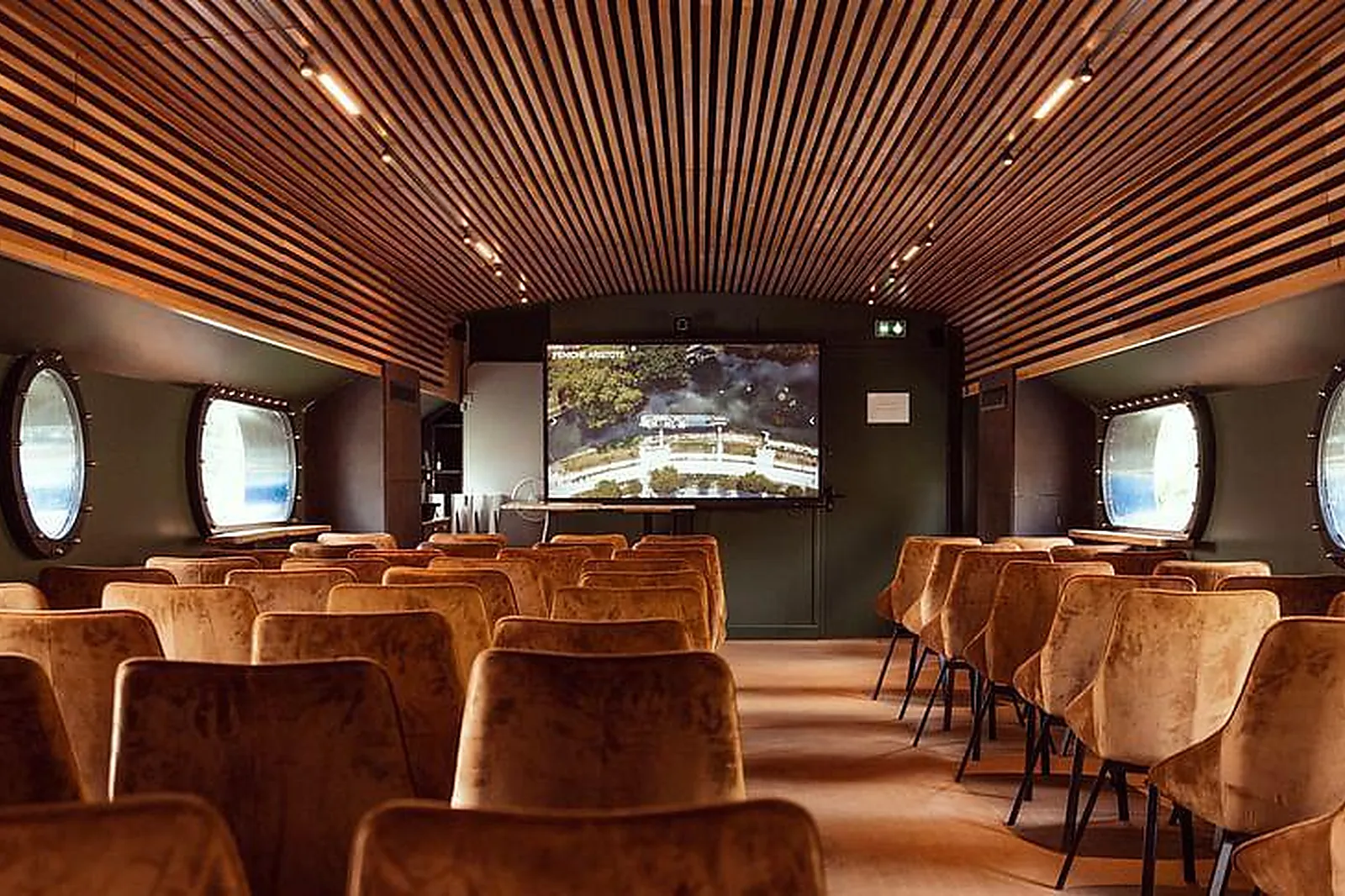 Lieux événementiels, PÉNICHE ARISTOTE