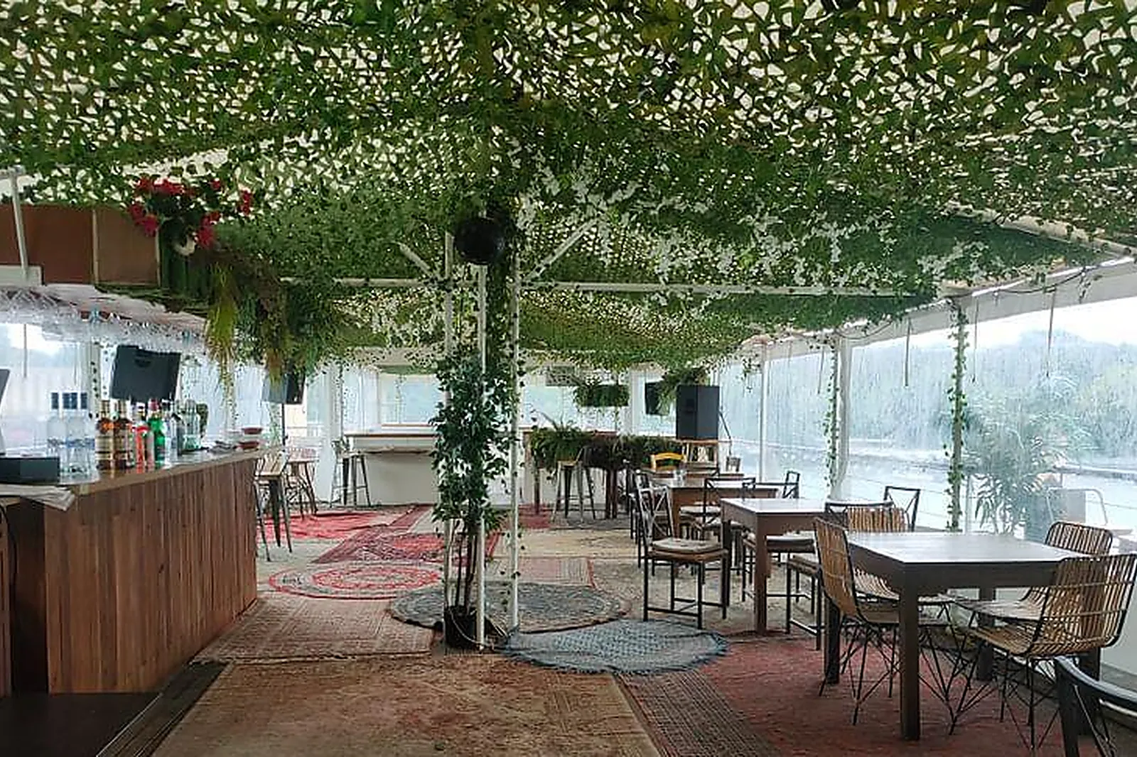 Lieux événementiels, PÉNICHE MANGAREVA