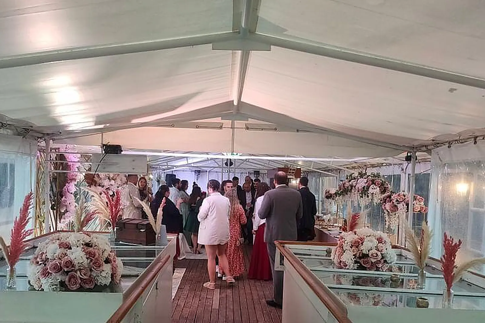 Lieux événementiels, PÉNICHE MANGAREVA