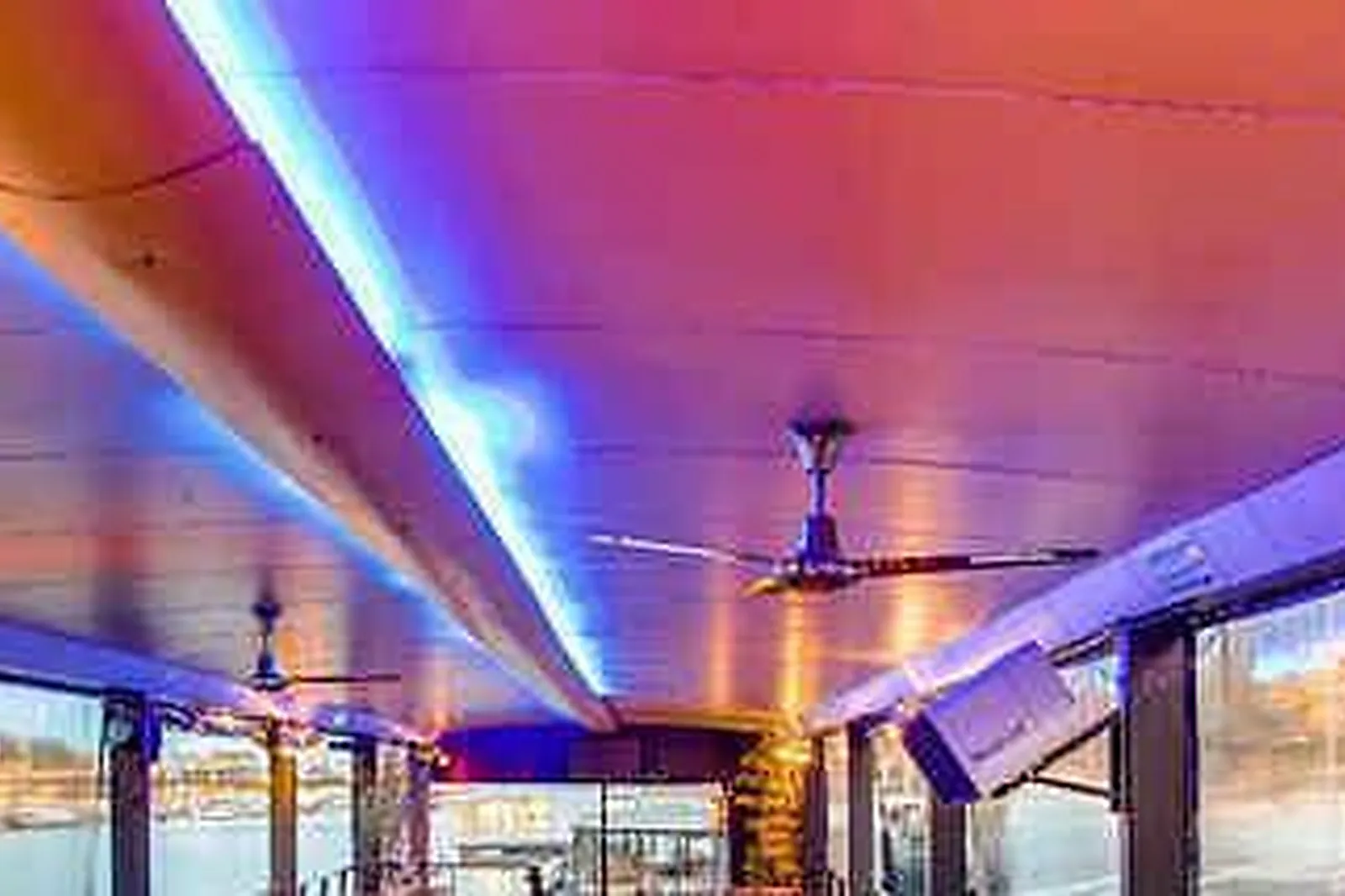 Lieux événementiels, PÉNICHE DE LA BALEINE BLANCHE