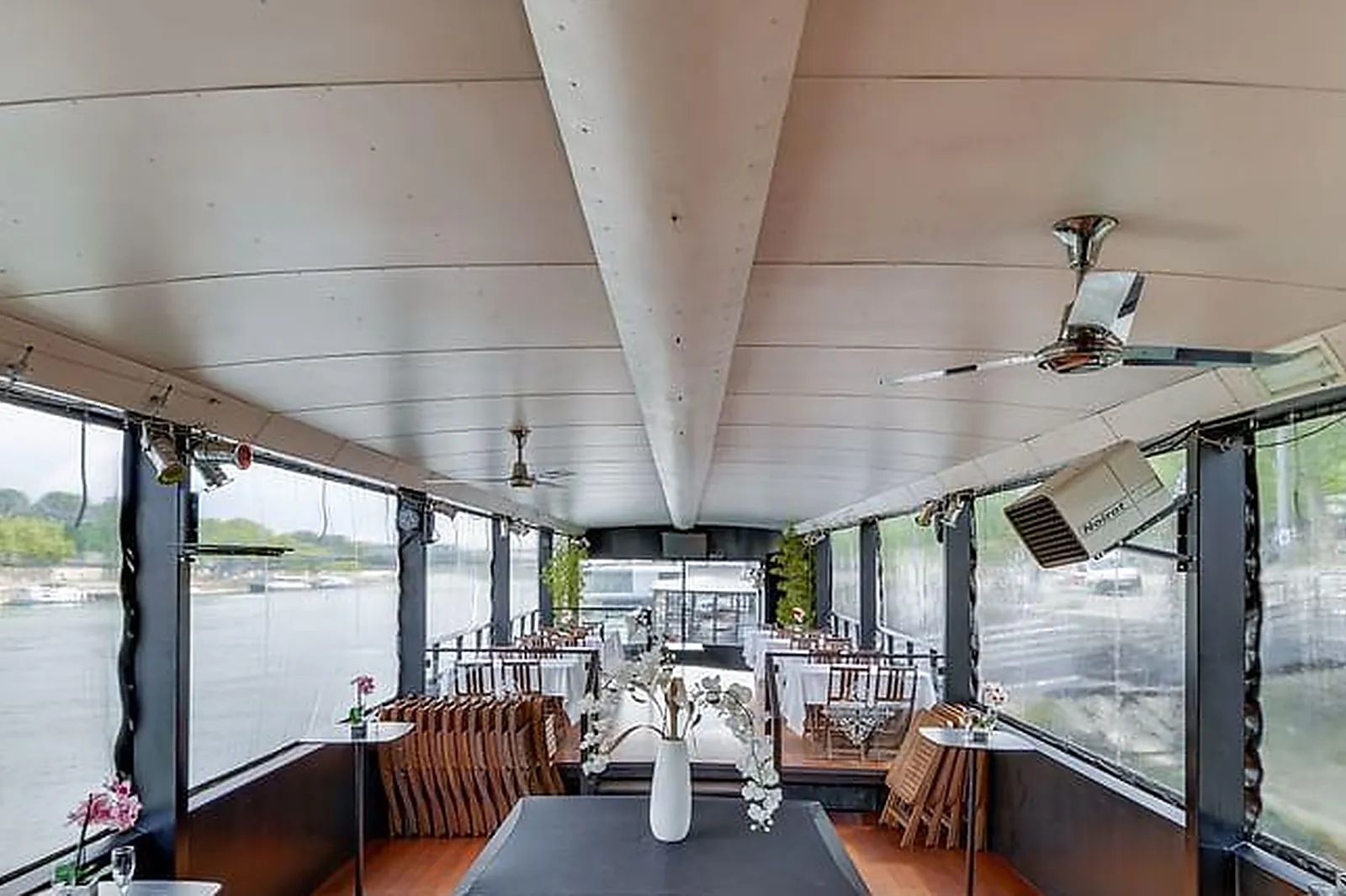 Lieux événementiels, PÉNICHE DE LA BALEINE BLANCHE