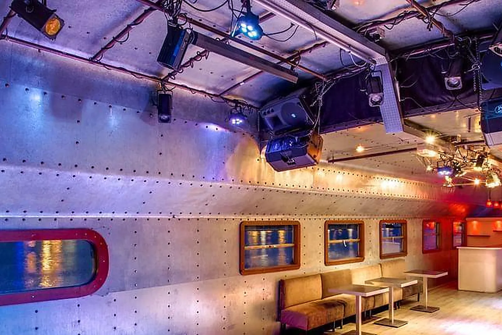 Lieux événementiels, PÉNICHE DE LA BALEINE BLANCHE