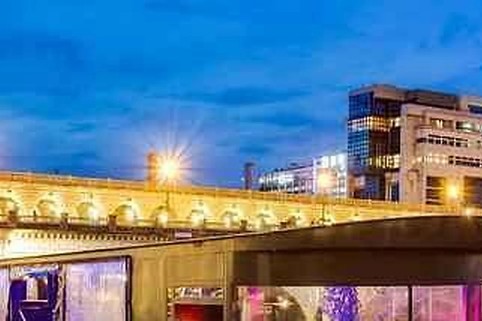 Lieux événementiels, PÉNICHE DE LA BALEINE BLANCHE