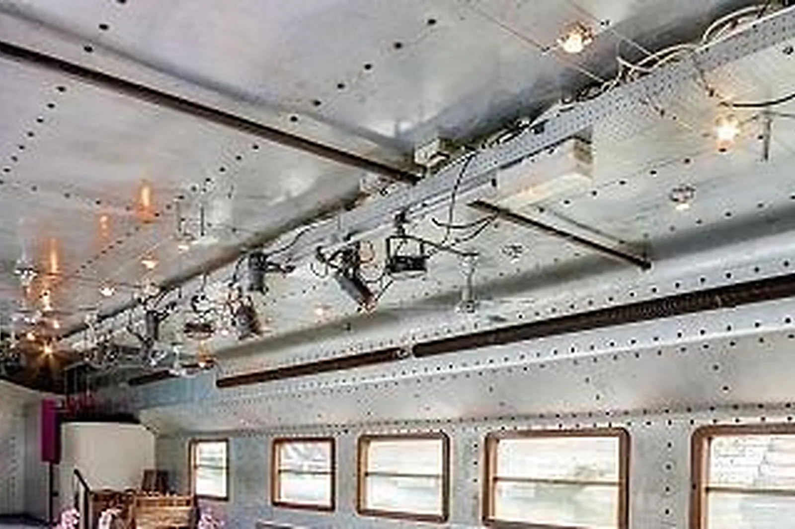 Lieux événementiels, PÉNICHE DE LA BALEINE BLANCHE