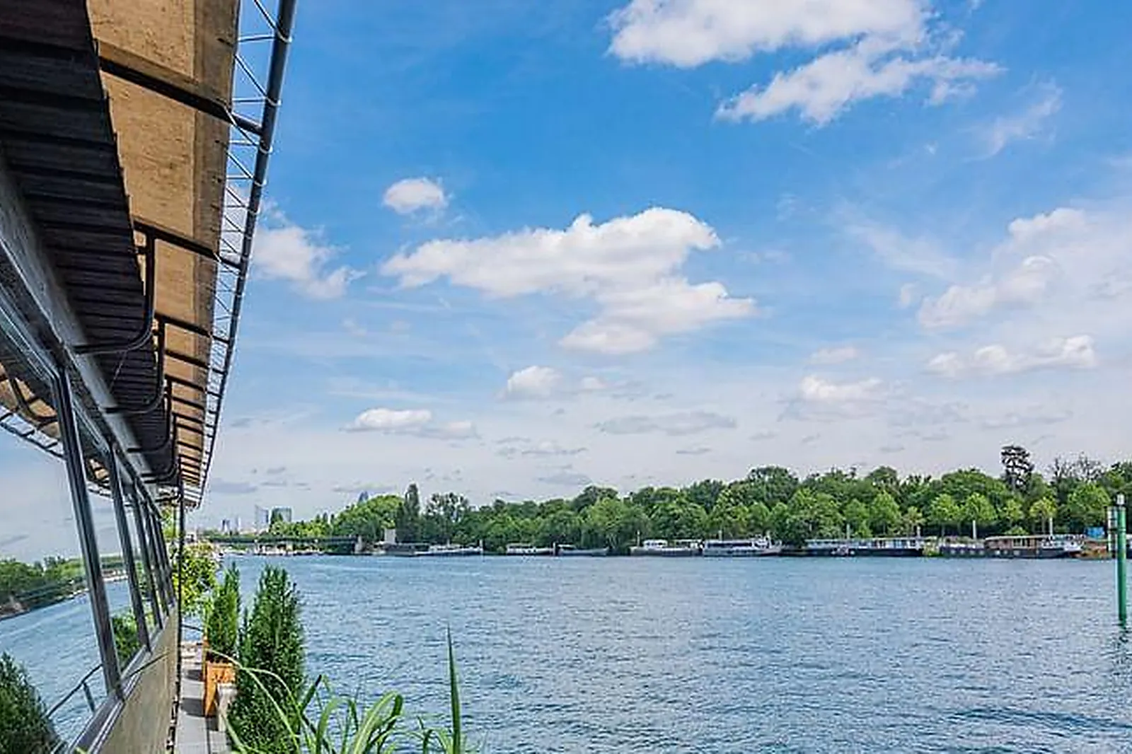 Lieux événementiels, PÉNICHE L'INSTANT ST CLOUD