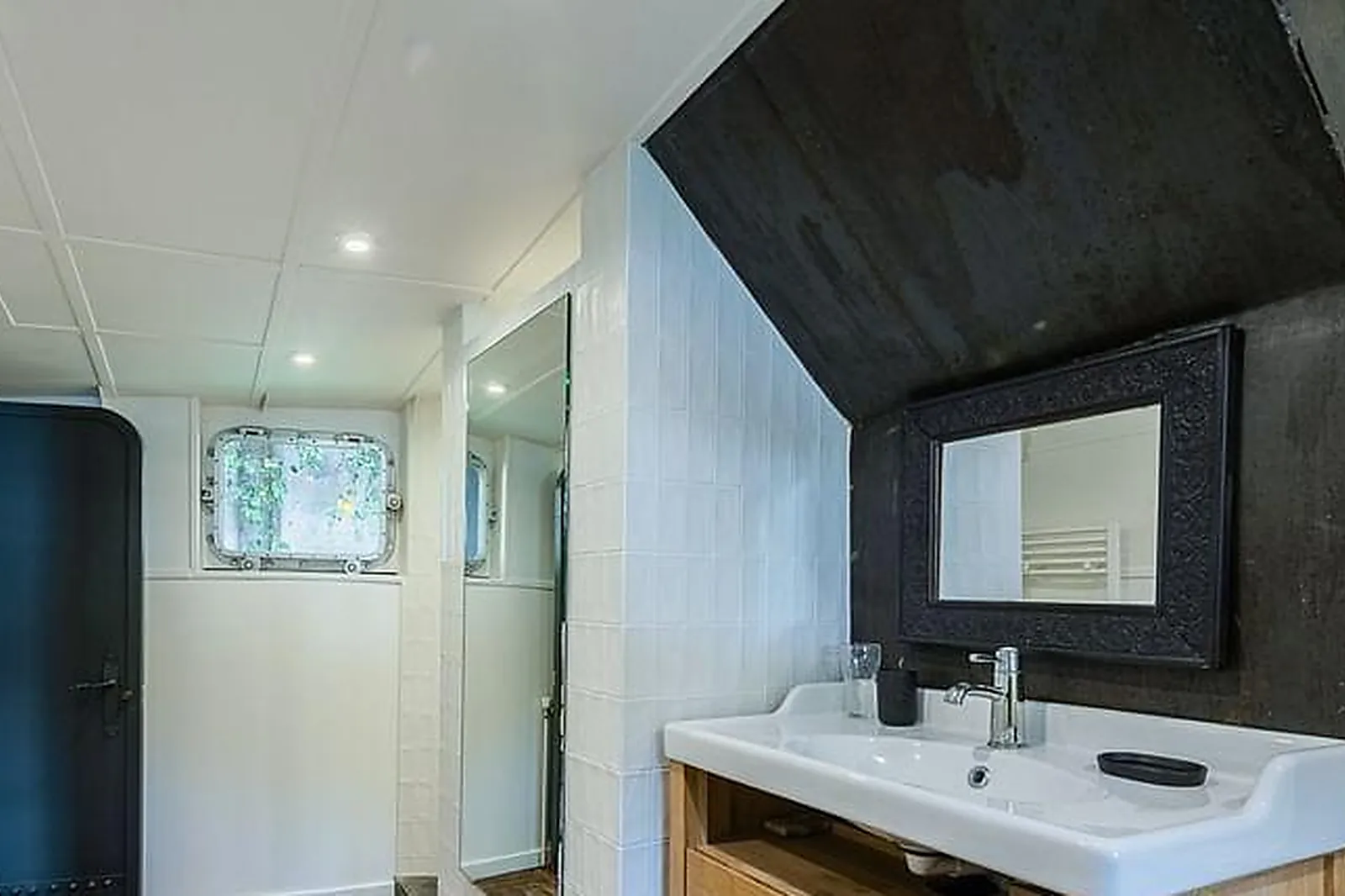 Lieux événementiels, PÉNICHE L'INSTANT ST CLOUD