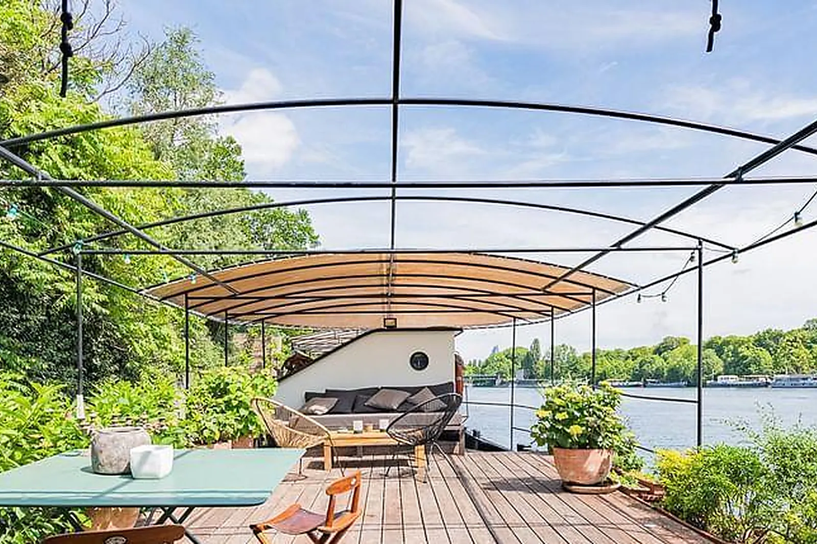 Lieux événementiels, PÉNICHE L'INSTANT ST CLOUD