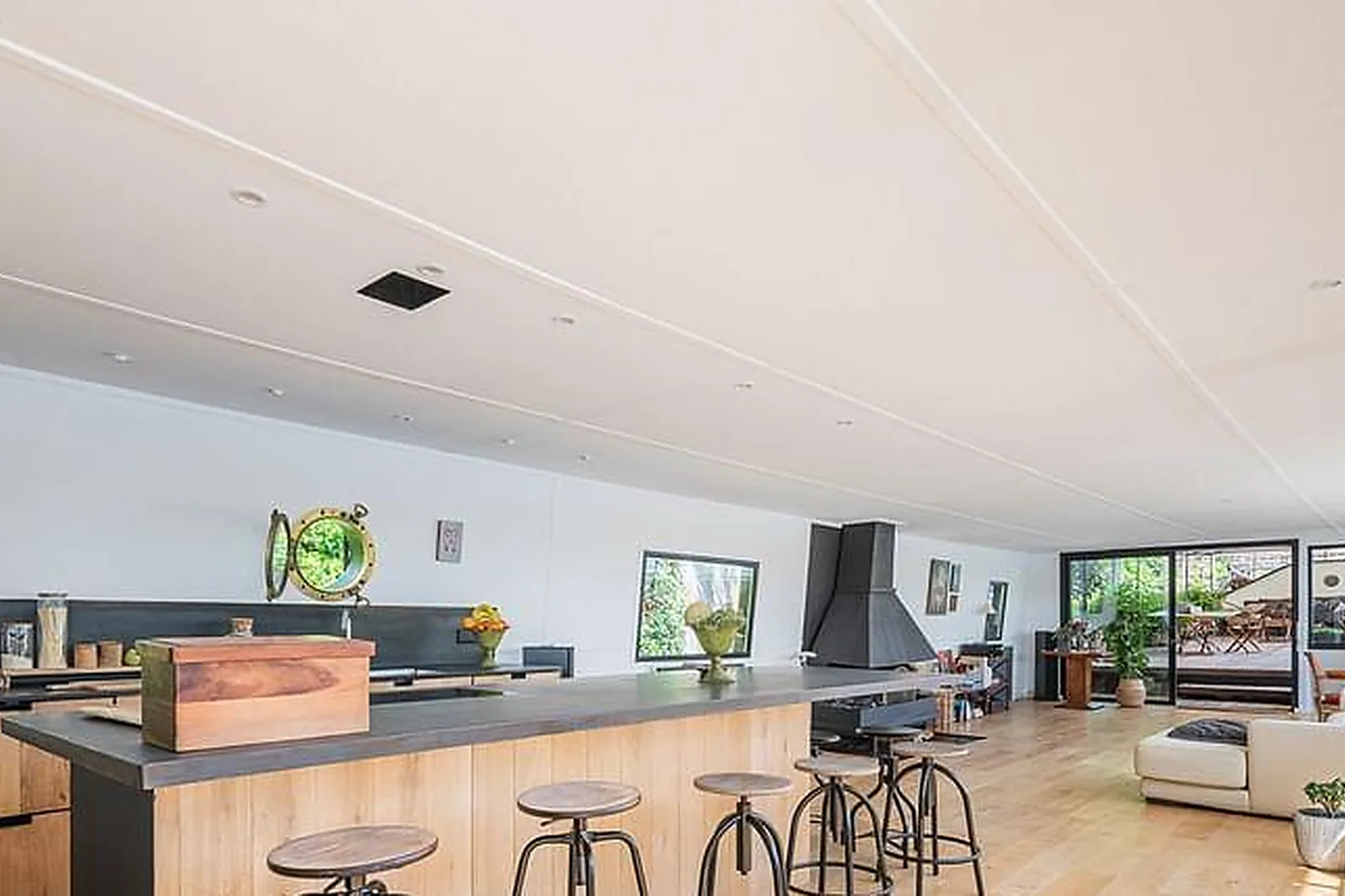 Lieux événementiels, PÉNICHE L'INSTANT ST CLOUD