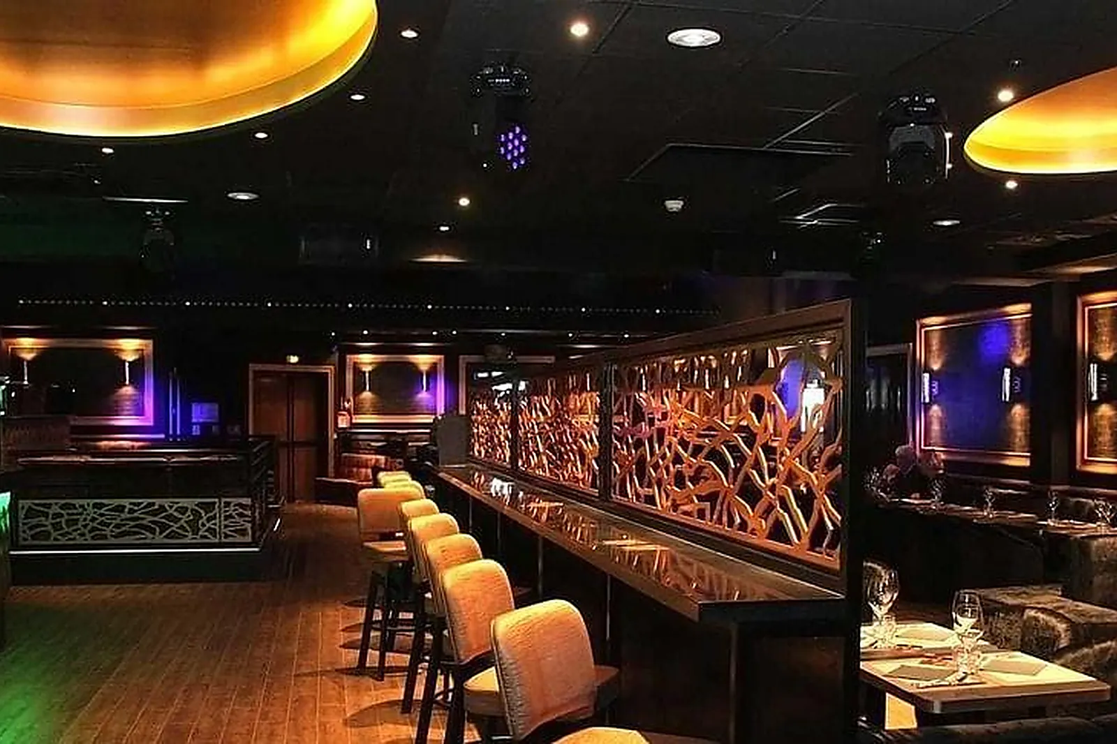 Lieux événementiels, R7