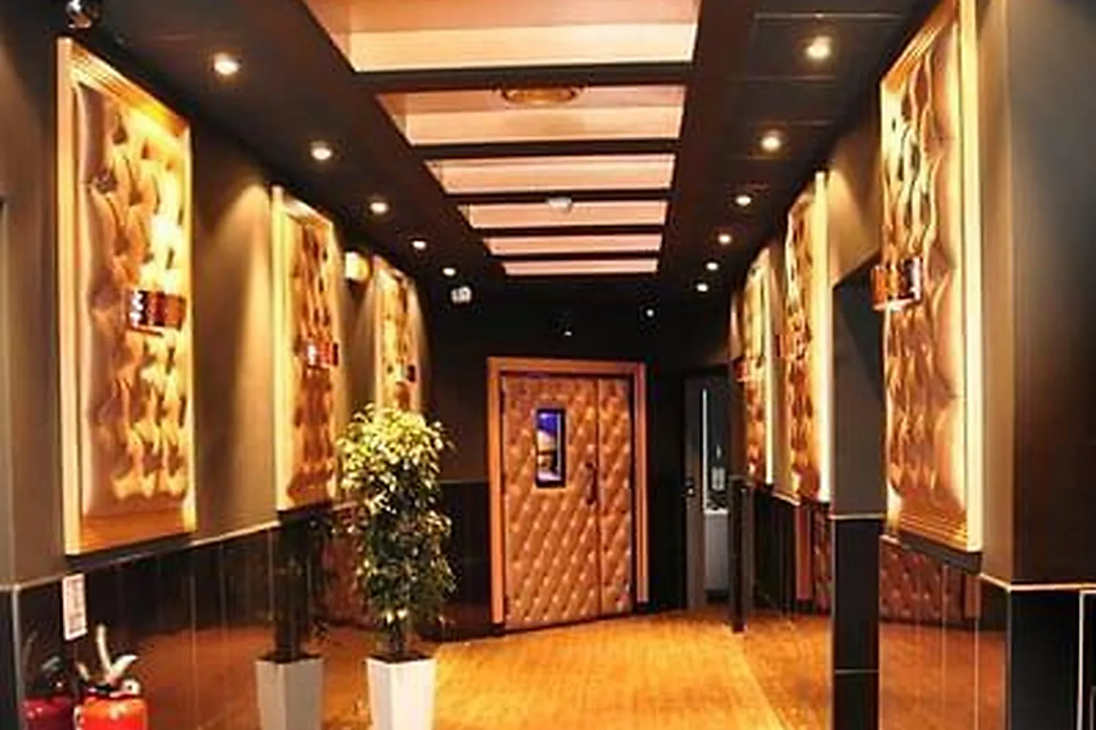 Lieux événementiels, R7