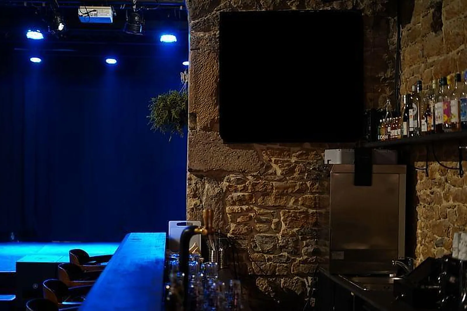 Lieux événementiels, REVERSE!