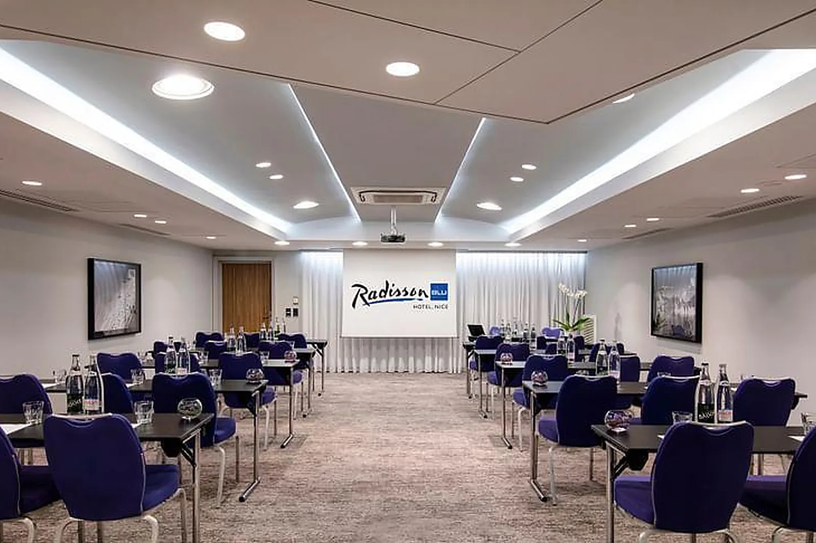 Lieux événementiels, AGENCE NOVA FORMATION GALLARGUES-LE-MONTUEUX