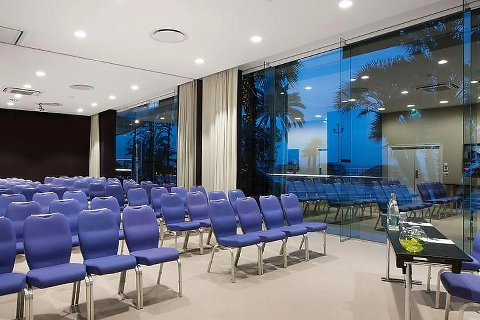 Lieux événementiels, AGENCE NOVA FORMATION GALLARGUES-LE-MONTUEUX