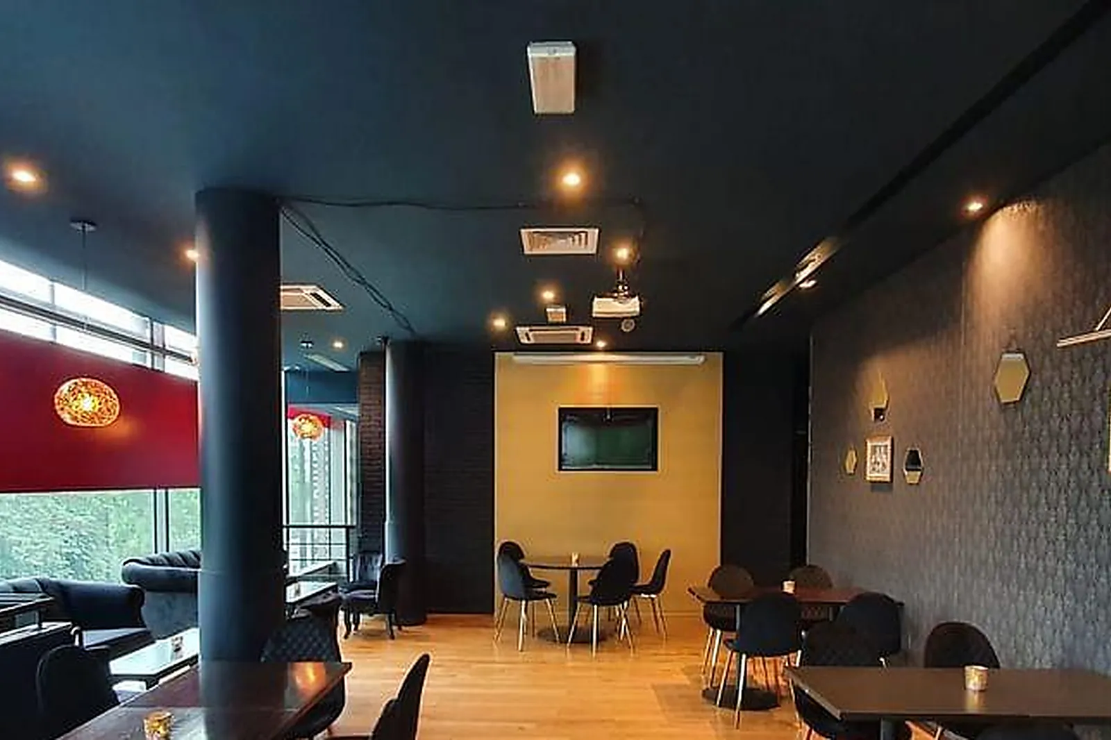 Lieux événementiels, RATON BUVEUR - PARIS 13