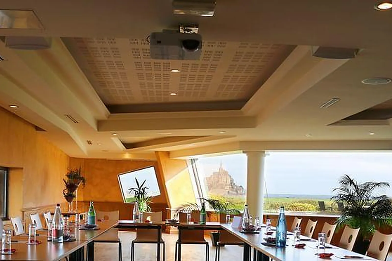 Lieux événementiels, RELAIS SAINT MICHEL ****