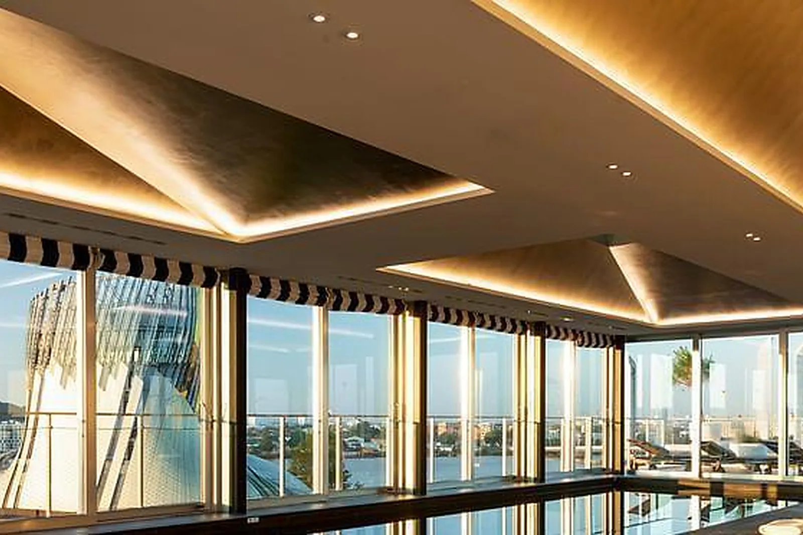 Lieux événementiels, RENAISSANCE BORDEAUX ****