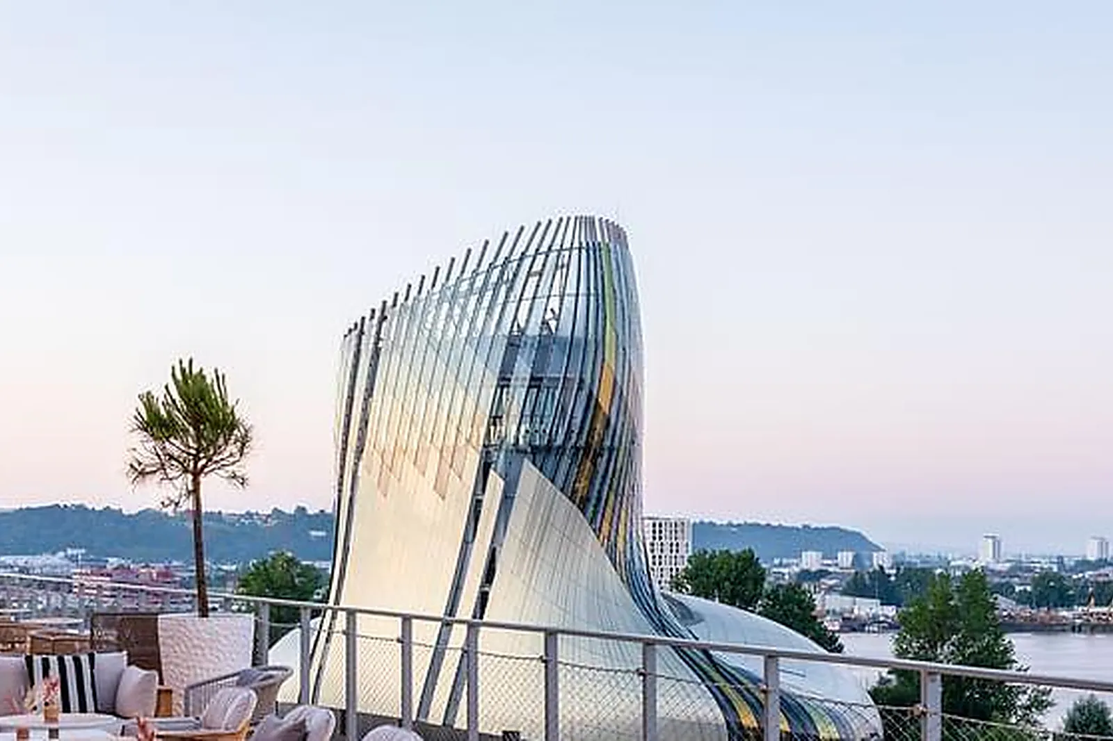Lieux événementiels, RENAISSANCE BORDEAUX ****