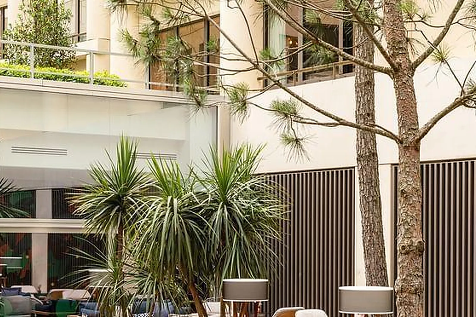 Lieux événementiels, RENAISSANCE BORDEAUX ****