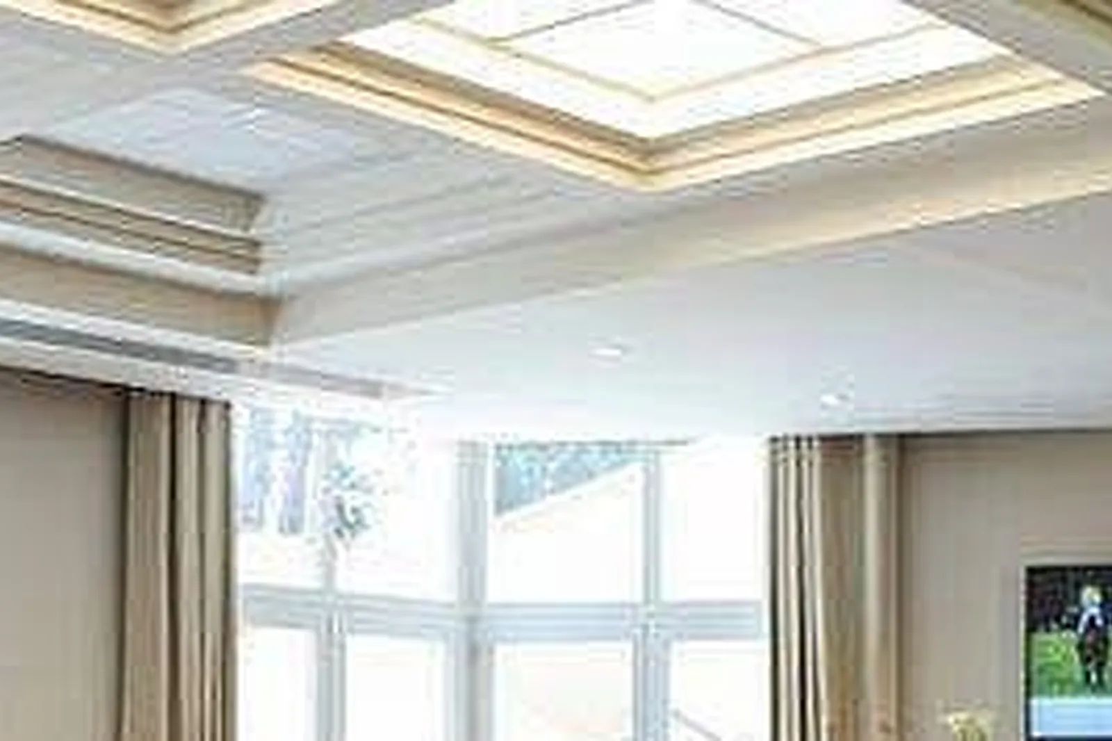 Lieux événementiels, RENAISSANCE PARIS HIPPODROME DE SAINT-CLOUD ****