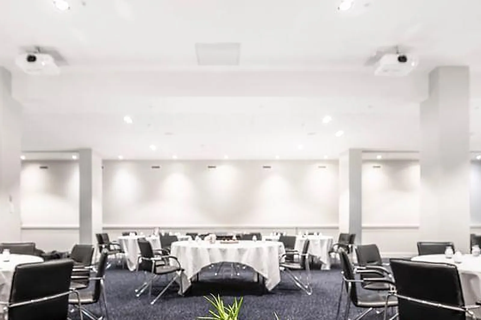 Lieux événementiels, RENAISSANCE PARIS HIPPODROME DE SAINT-CLOUD ****