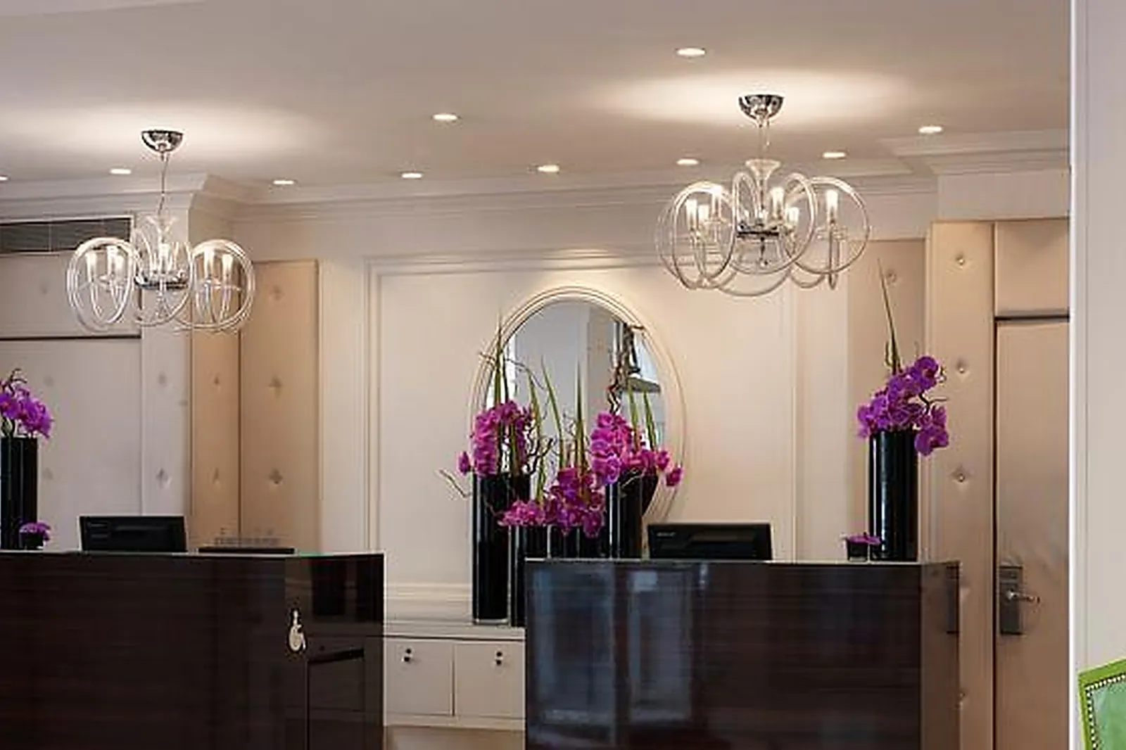 Lieux événementiels, RENAISSANCE PARIS NOBEL TOUR EIFFEL ****