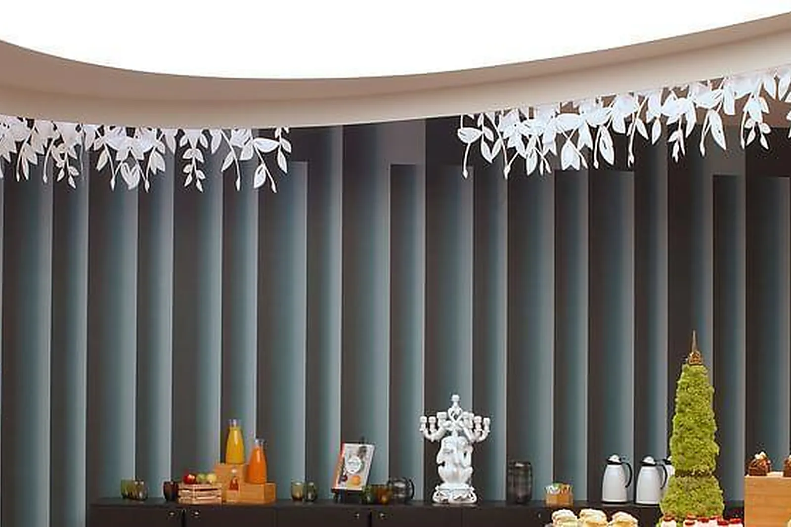 Lieux événementiels, RENAISSANCE PARIS NOBEL TOUR EIFFEL ****