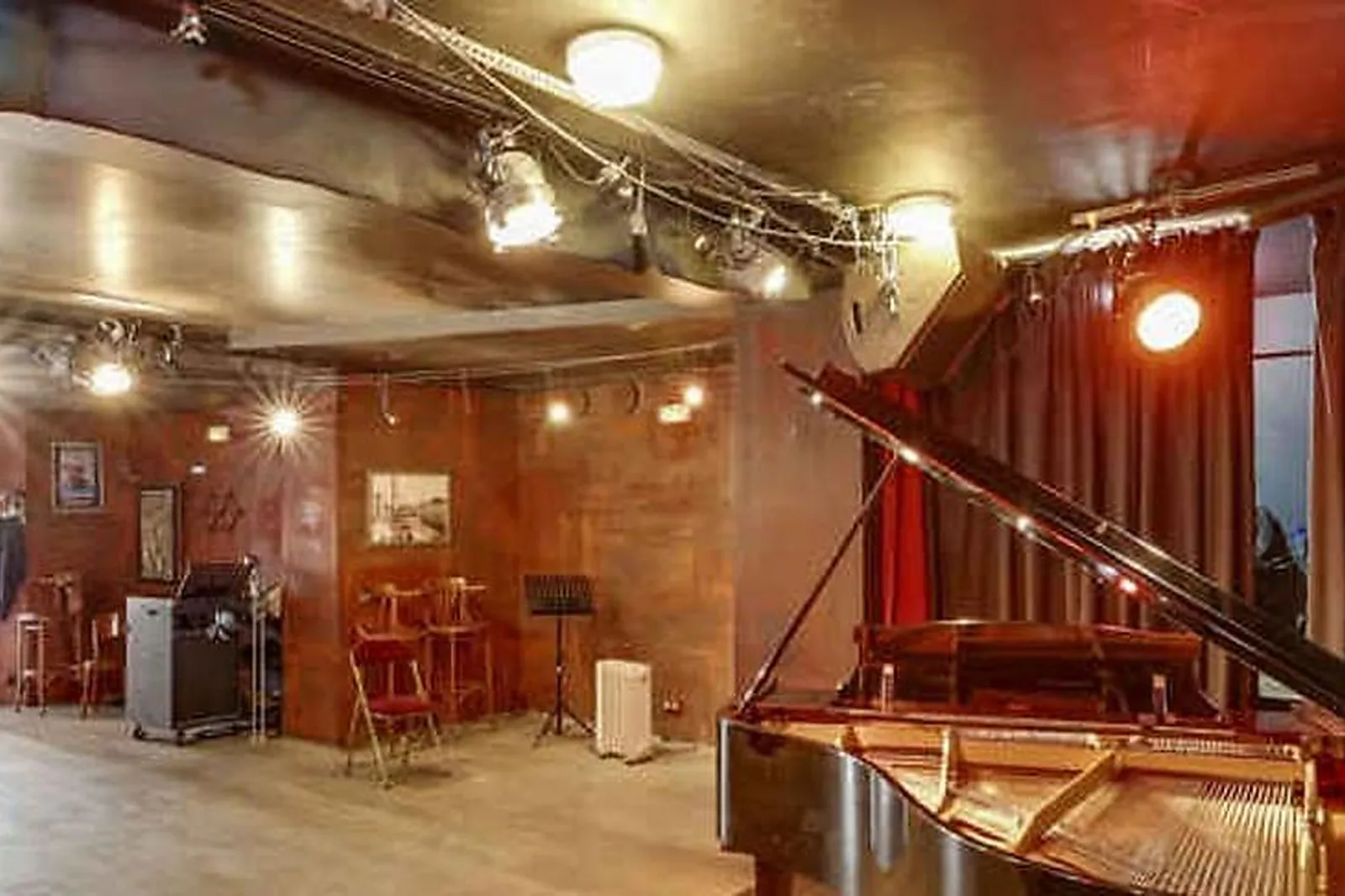 Lieux événementiels, RENDEZ-VOUS D'AILLEURS