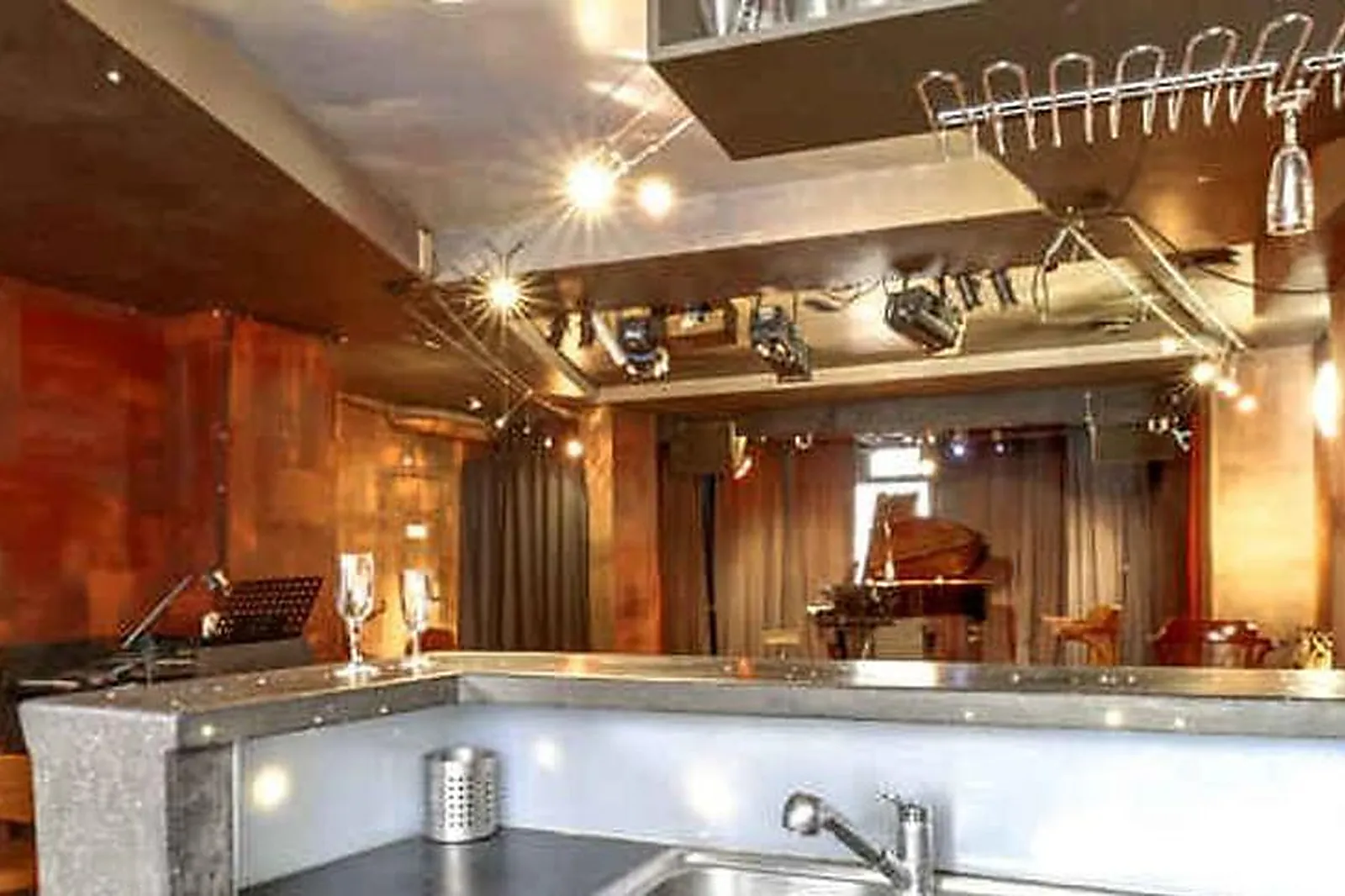 Lieux événementiels, RENDEZ-VOUS D'AILLEURS