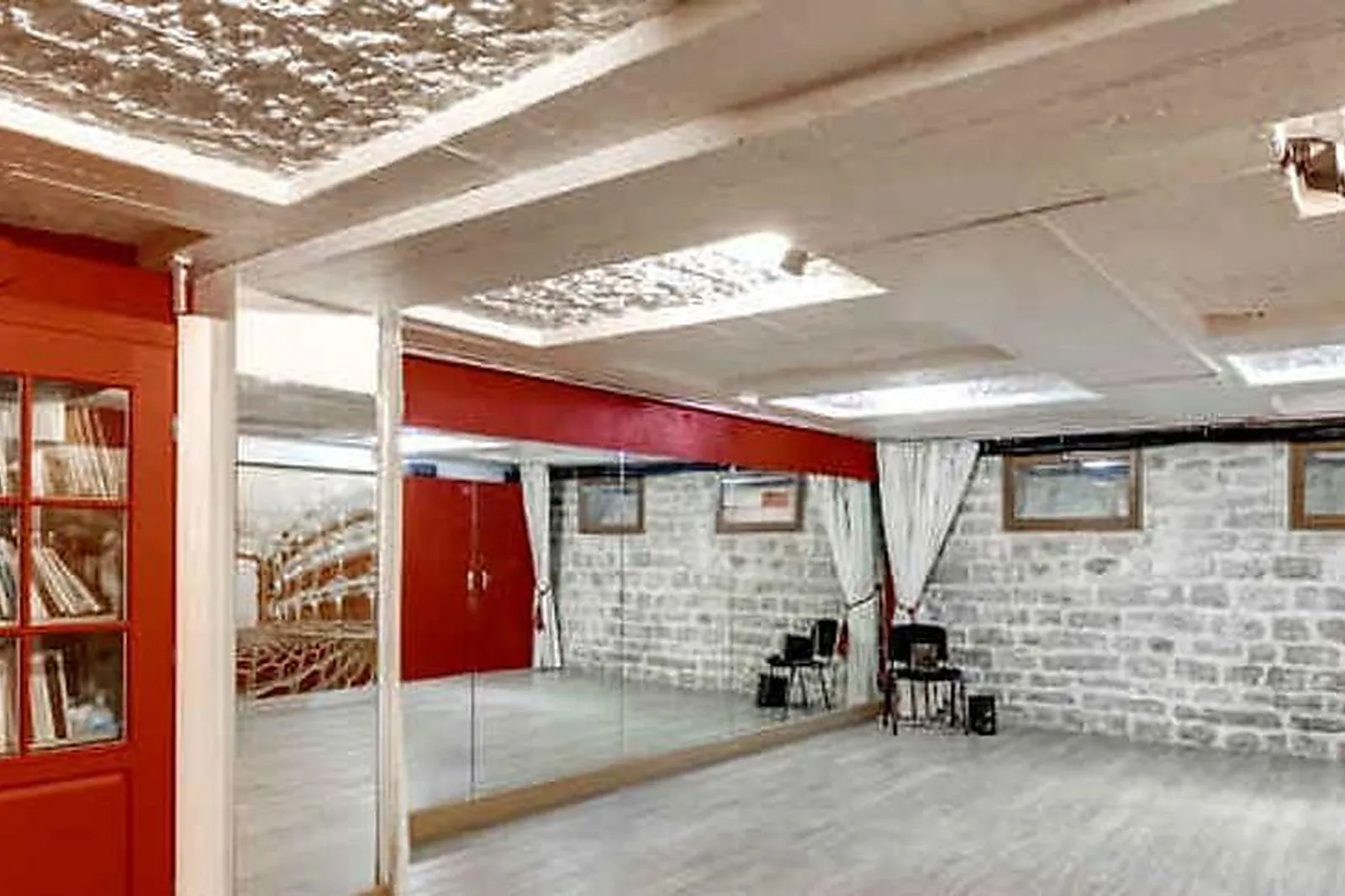 Lieux événementiels, RENDEZ-VOUS D'AILLEURS