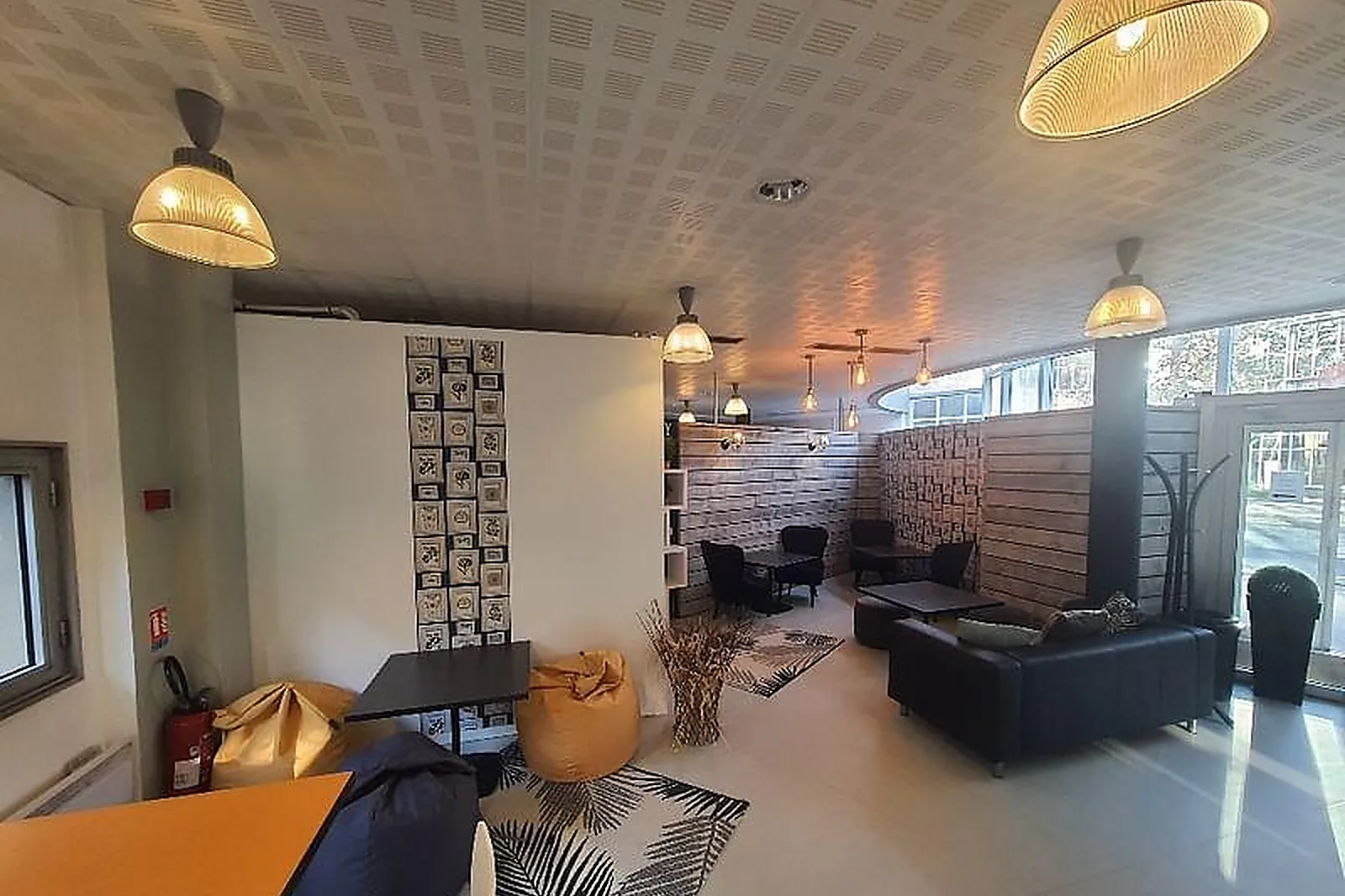 Lieux événementiels, RENT A BLOC